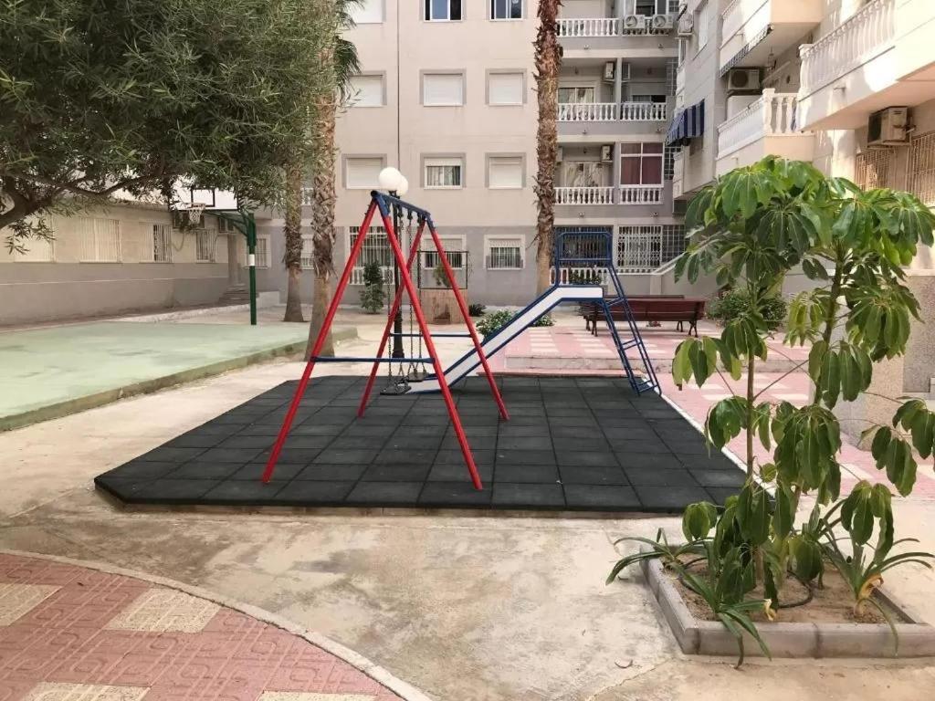 Mila Sloneczny Apartament W Torrevieja Centrum Exterior photo